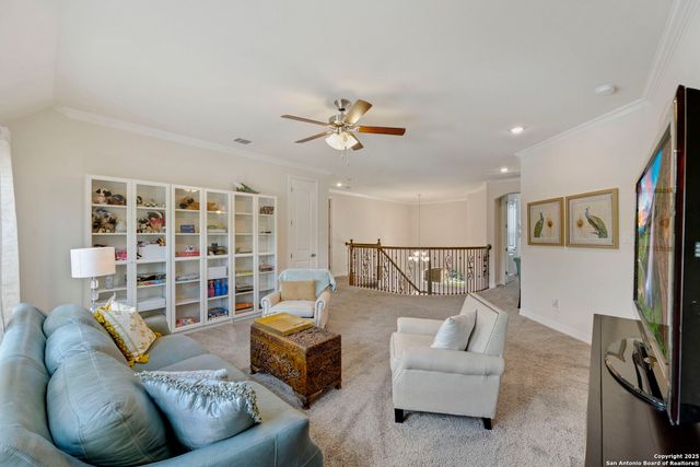 208 Roundtop Hill, Castroville, TX 78009
