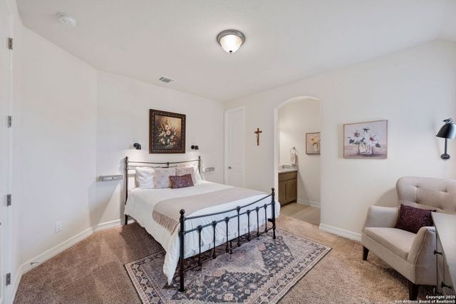 208 Roundtop Hill, Castroville, TX 78009