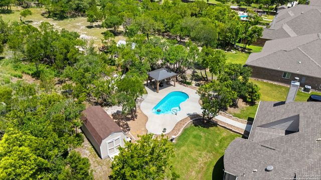 208 Roundtop Hill, Castroville, TX 78009