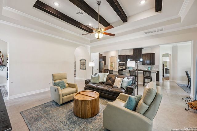 208 Roundtop Hill, Castroville, TX 78009