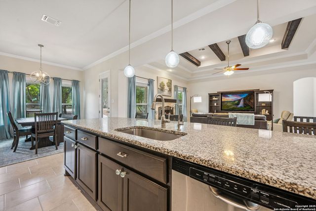 208 Roundtop Hill, Castroville, TX 78009