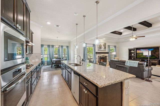 208 Roundtop Hill, Castroville, TX 78009