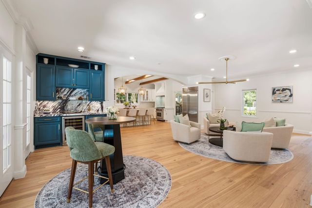 11407 Holidan Way, Hedwig Village, TX 77024