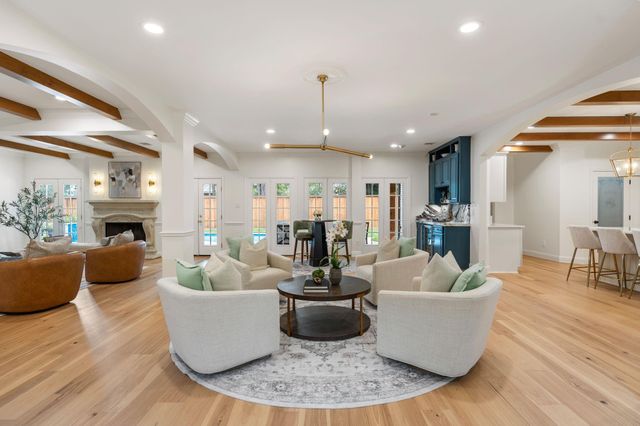 11407 Holidan Way, Hedwig Village, TX 77024