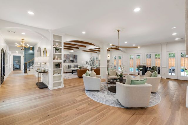 11407 Holidan Way, Hedwig Village, TX 77024