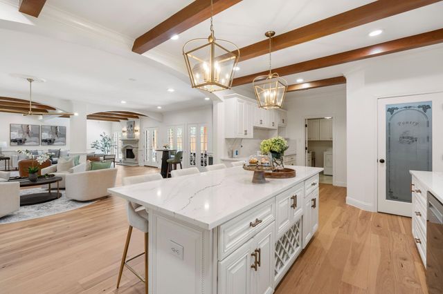 11407 Holidan Way, Hedwig Village, TX 77024