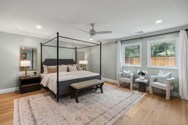 11407 Holidan Way, Hedwig Village, TX 77024
