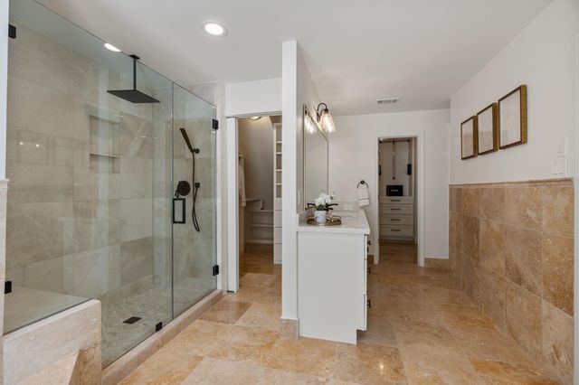 11407 Holidan Way, Hedwig Village, TX 77024