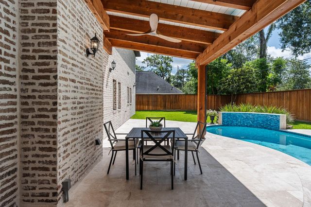 11407 Holidan Way, Hedwig Village, TX 77024