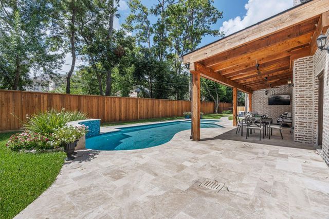 11407 Holidan Way, Hedwig Village, TX 77024