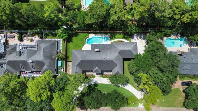 11407 Holidan Way, Hedwig Village, TX 77024