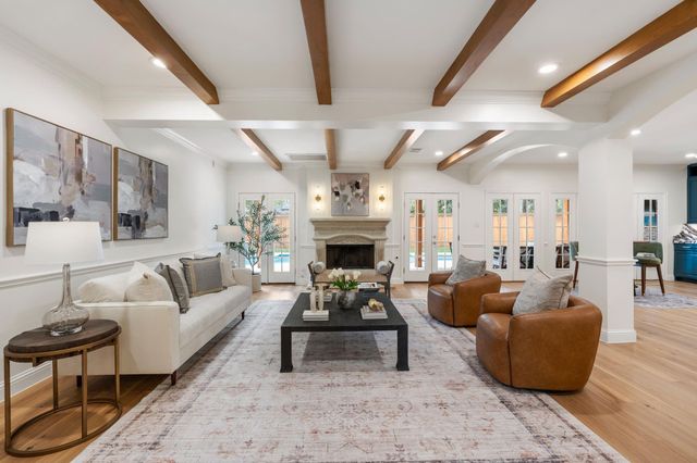 11407 Holidan Way, Hedwig Village, TX 77024
