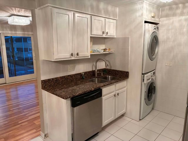 9440 S 79th Court 3NW, Hickory Hills, IL 60457