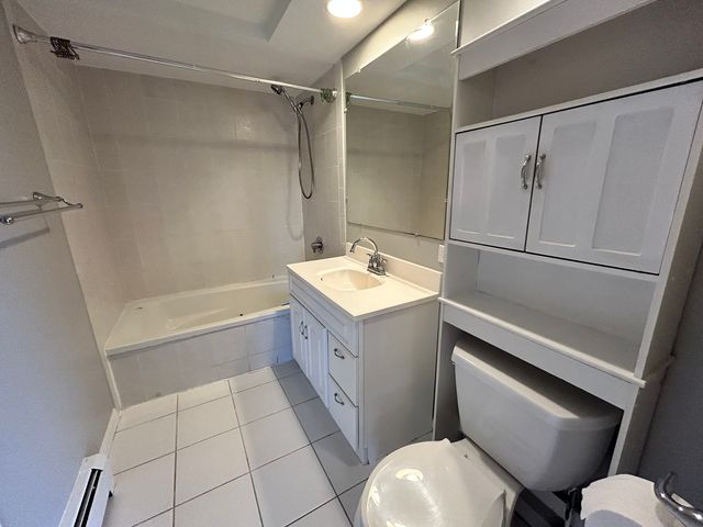 9440 S 79th Court 3NW, Hickory Hills, IL 60457