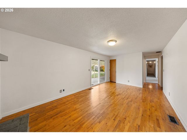 1079 SANBORN Ave, Eugene, OR 97404