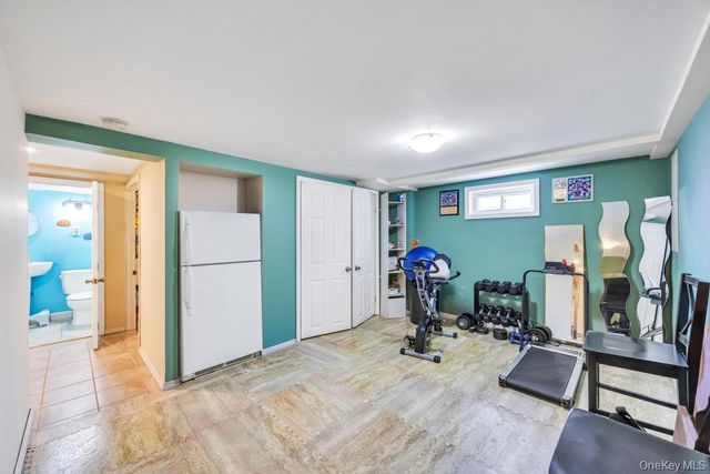 33 Albert Street, Hicksville, NY 11801