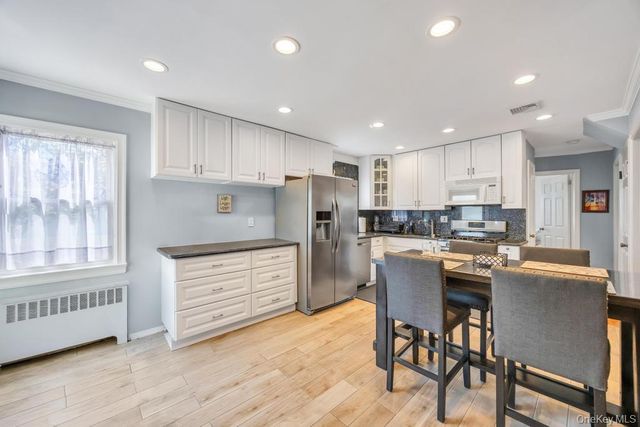 33 Albert Street, Hicksville, NY 11801