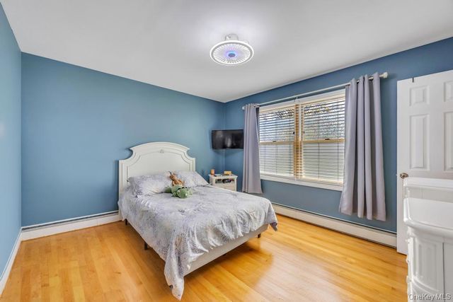 33 Albert Street, Hicksville, NY 11801