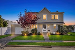 33 Albert Street, Hicksville, NY 11801