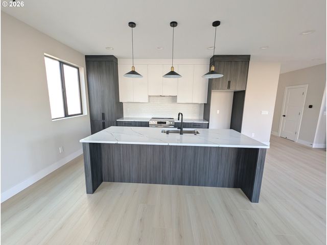 6713 Ne 27TH Pl, Vancouver, WA 98665