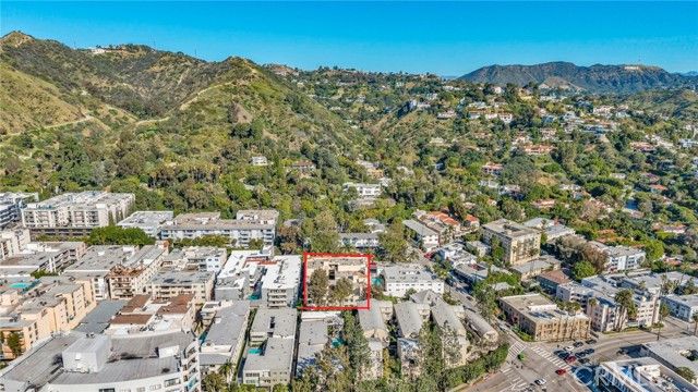 7218 Hillside Avenue 202, Los Angeles, CA 90046