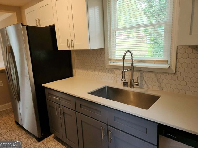 2165 Pinehurst Drive, East Point, GA 30344