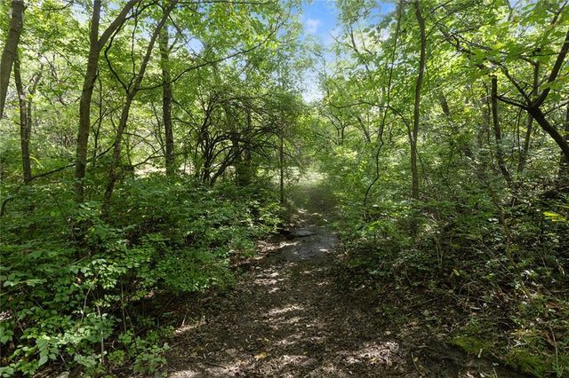 3122 S Owens School Road, Independence, MO 64057