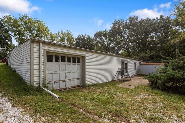 3122 S Owens School Road, Independence, MO 64057
