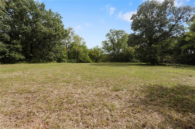 3122 S Owens School Road, Independence, MO 64057