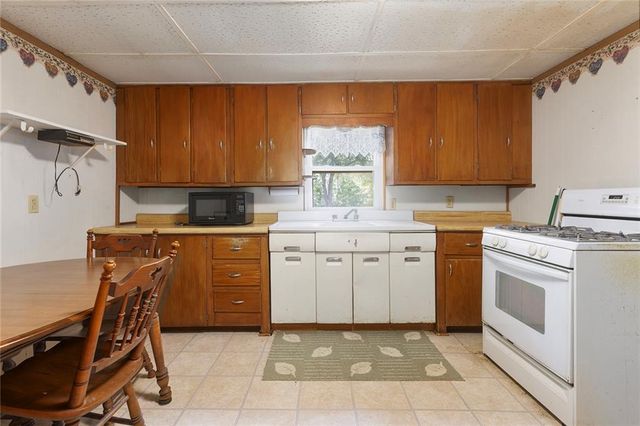 3122 S Owens School Road, Independence, MO 64057