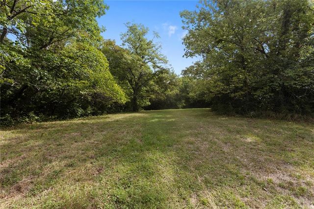 3122 S Owens School Road, Independence, MO 64057
