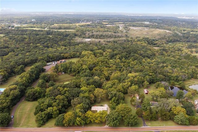 3122 S Owens School Road, Independence, MO 64057
