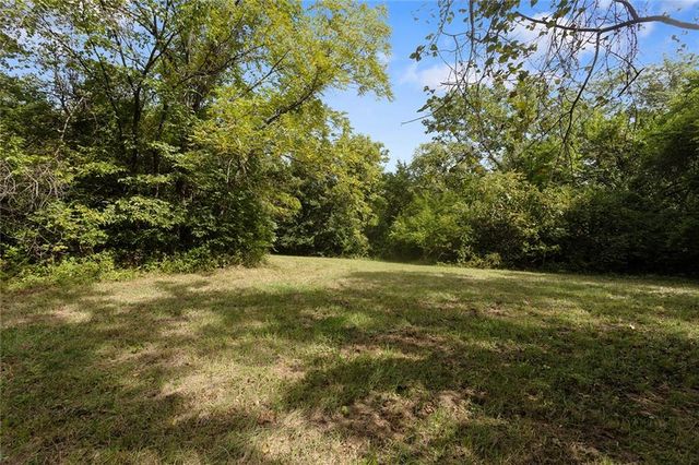 3122 S Owens School Road, Independence, MO 64057