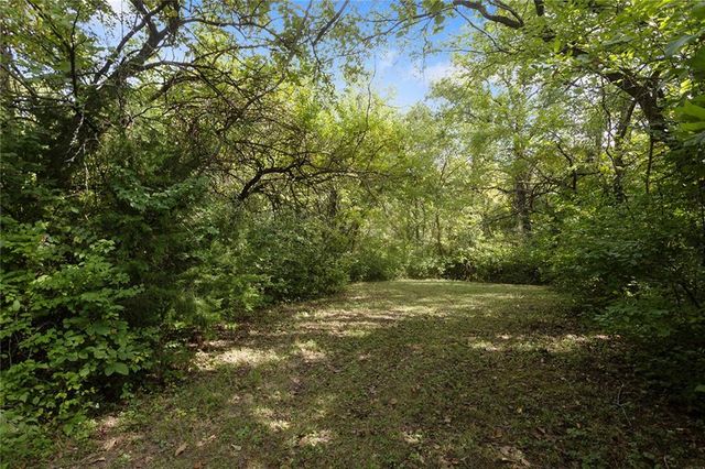 3122 S Owens School Road, Independence, MO 64057