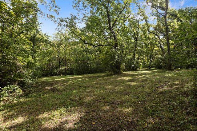 3122 S Owens School Road, Independence, MO 64057