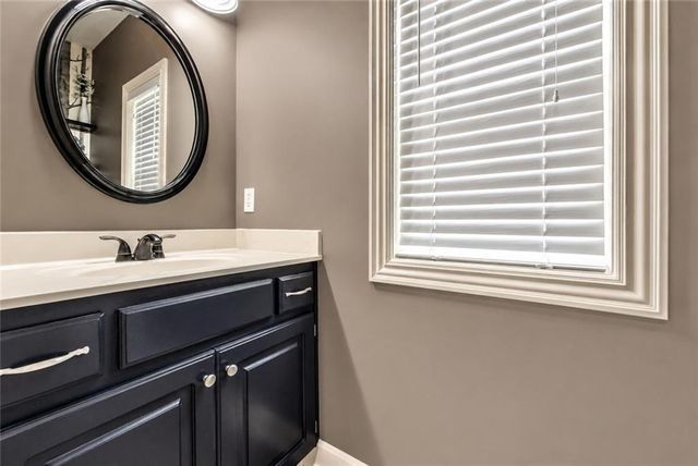 24020 W 80th Street, Lenexa, KS 66227