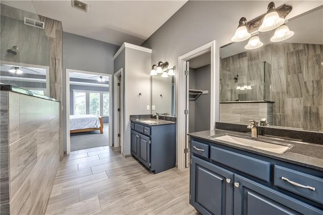 24020 W 80th Street, Lenexa, KS 66227