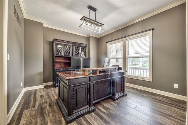 24020 W 80th Street, Lenexa, KS 66227