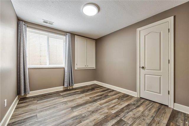 24020 W 80th Street, Lenexa, KS 66227