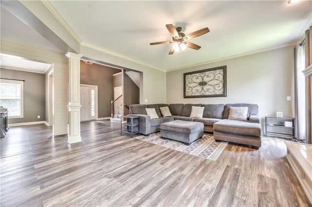 24020 W 80th Street, Lenexa, KS 66227