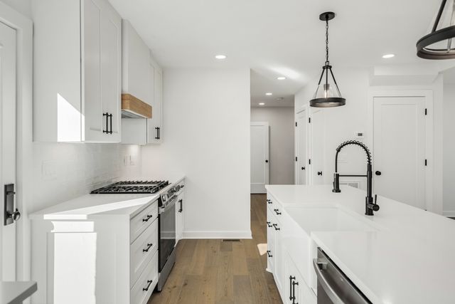 1118 Sunnymeade Dr, Nashville, TN 37216