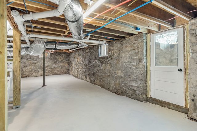 1118 Sunnymeade Dr, Nashville, TN 37216