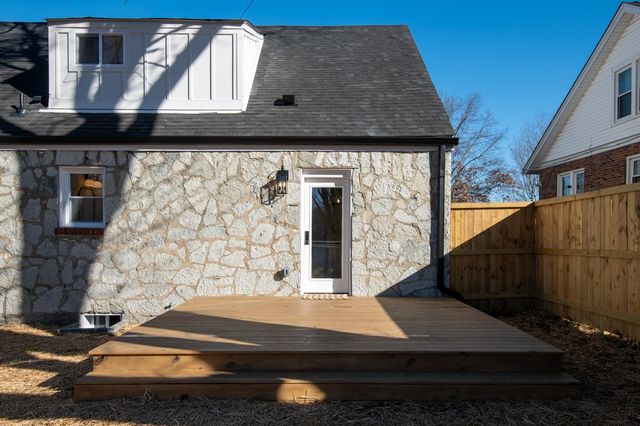 1118 Sunnymeade Dr, Nashville, TN 37216