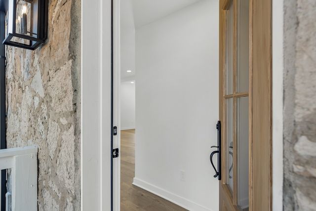 1118 Sunnymeade Dr, Nashville, TN 37216