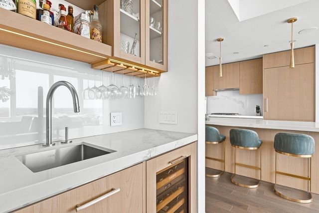 430 Stuart St 23J, Boston, MA 02116