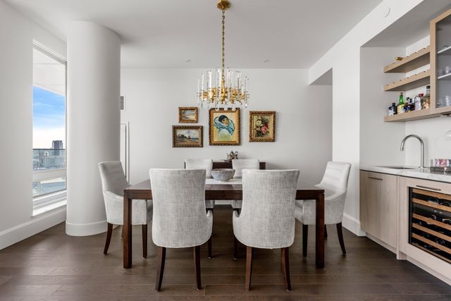 430 Stuart St 23J, Boston, MA 02116