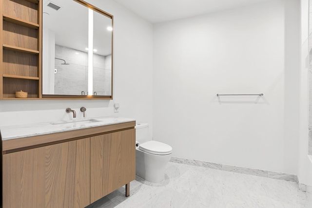 430 Stuart St 23J, Boston, MA 02116