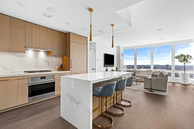 430 Stuart St 23J, Boston, MA 02116
