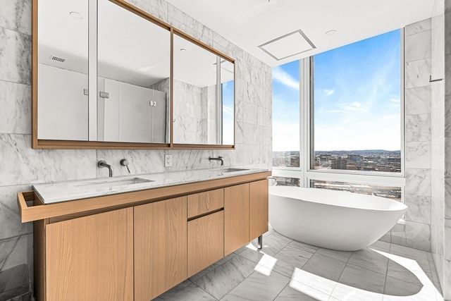 430 Stuart St 23J, Boston, MA 02116