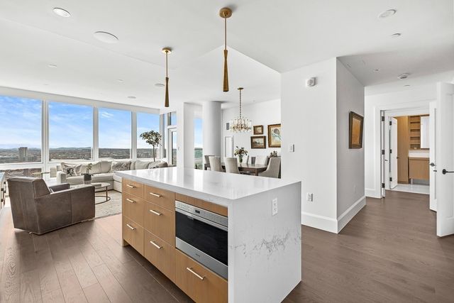 430 Stuart St 23J, Boston, MA 02116